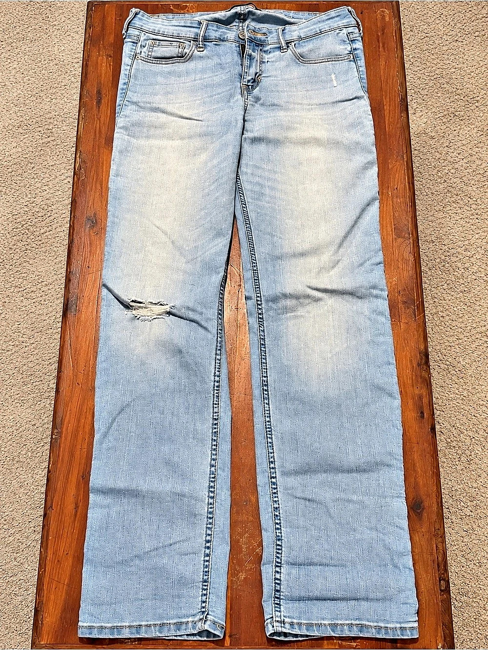 Hollister Skinny Jeans W29 L30 Light Wash Distressed Knee